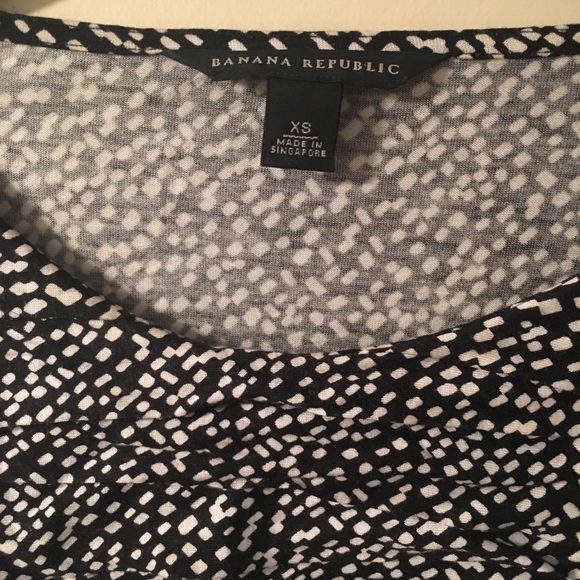 Banana Republic Tee - Size XS - Picture 2 of 4